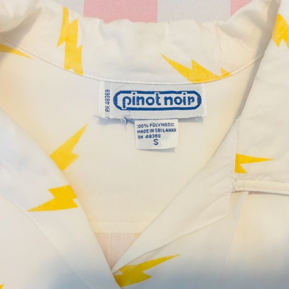 Pinot Noir Vintage woman’s shirt small lightning bolt yellow white button up - Picture 5 of 7